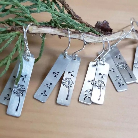 “Let Go” Dandelion Seed Boho/Indie Bar Earrings - Picture 3 of 4